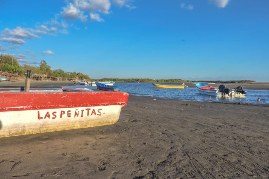 Leon – Relaxing and surfing at Las Peñitas beach